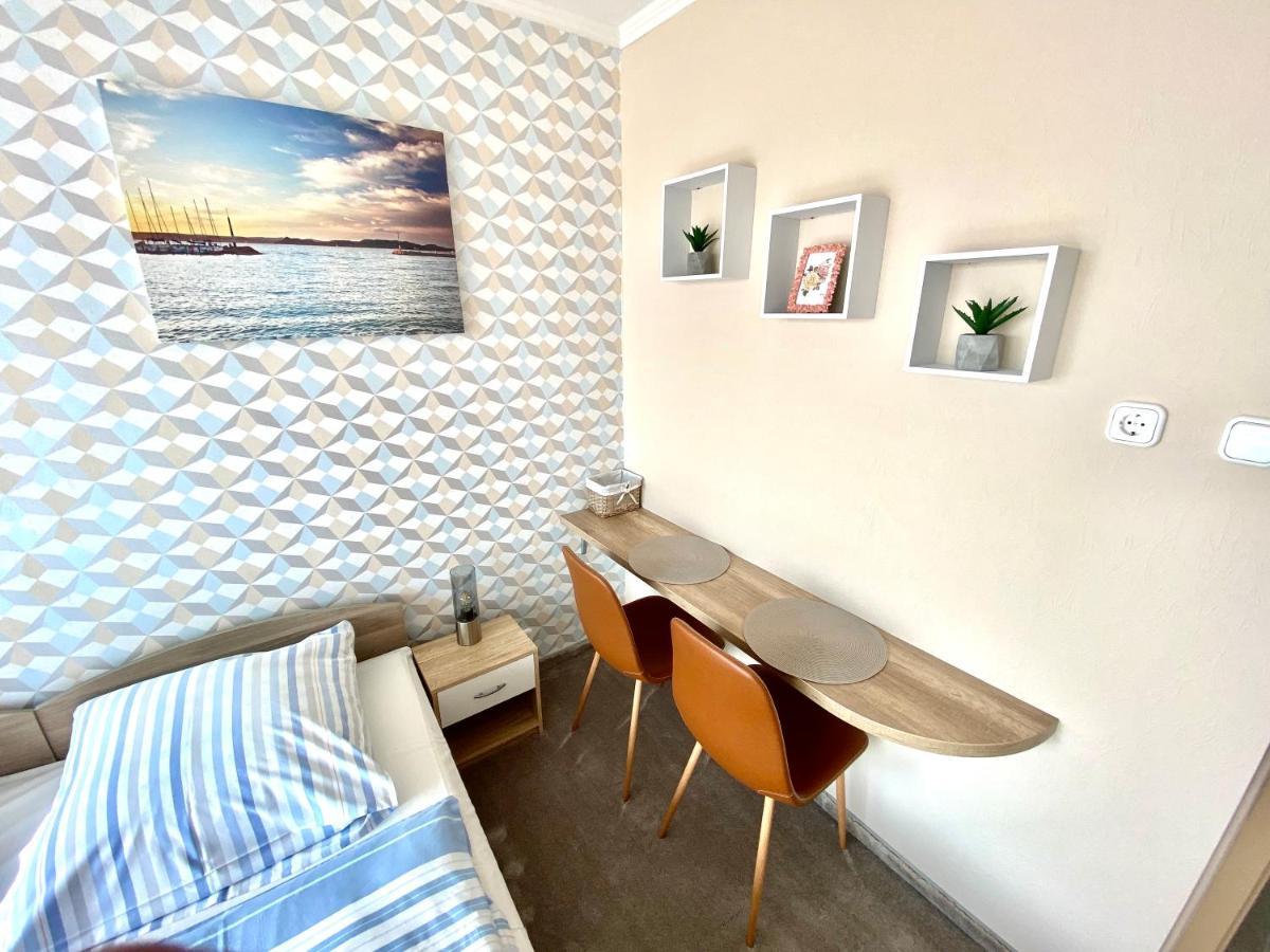 Aqua Blue Apartmanok - Siofok Luaran gambar